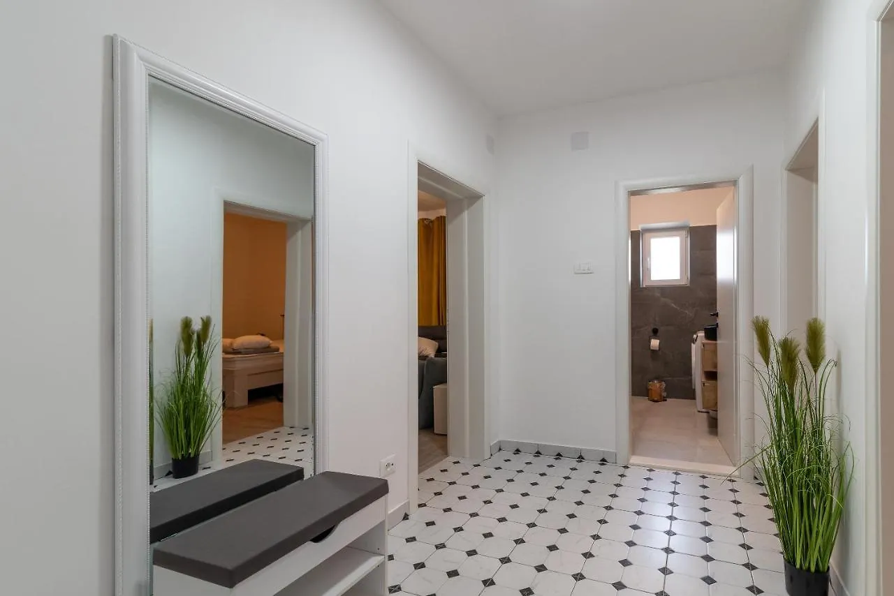Daire Apartman Galeb Trogir