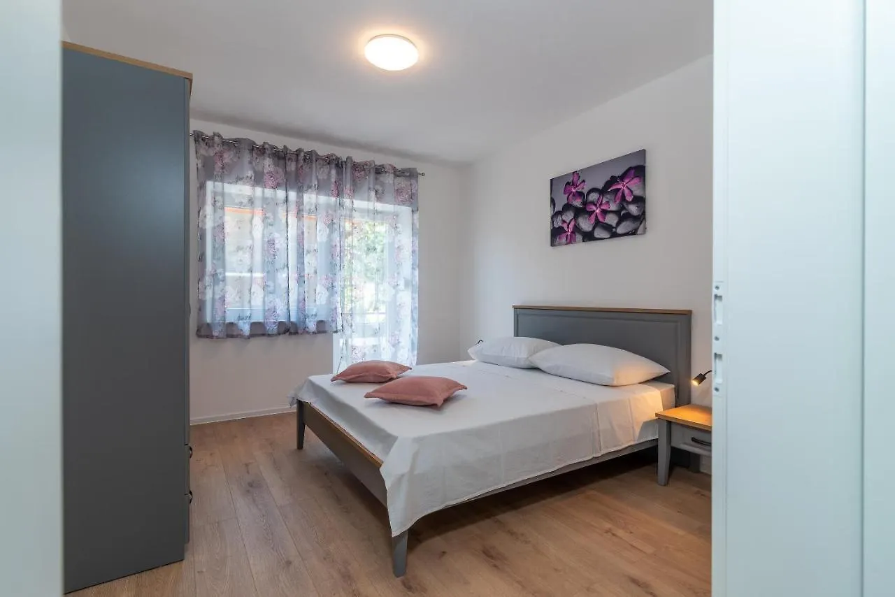 Apartment Apartman Galeb Trogir